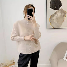 Load image into Gallery viewer, Gilla pleated top