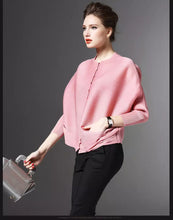 Load image into Gallery viewer, Gilla pleated top