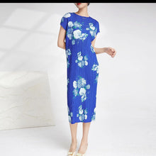 Load image into Gallery viewer, Vasco pleated dress
