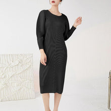 Load image into Gallery viewer, Arjin pleated dress
