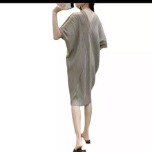 Load image into Gallery viewer, Zac Pleated Dress
