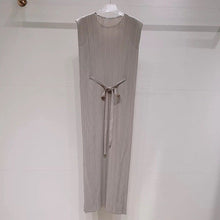 Load image into Gallery viewer, Hui Pleated Dress
