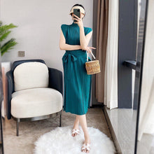 Load image into Gallery viewer, Vina Pleated Dress
