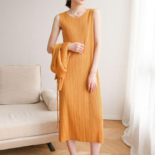 Load image into Gallery viewer, Gabri Pleated Dress
