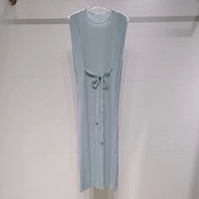 Load image into Gallery viewer, Hui Pleated Dress
