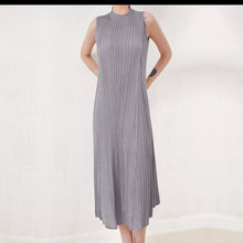 Load image into Gallery viewer, Lily Pleated Dress
