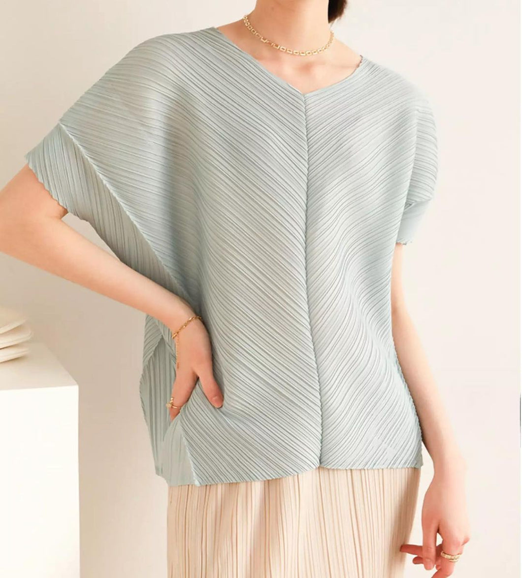 Amor Pleated Top