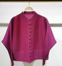 Load image into Gallery viewer, Gilla Pleated Top/Coat
