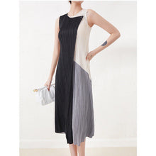 Load image into Gallery viewer, Joaquin Pleated Dress
