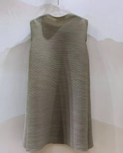 Load image into Gallery viewer, Prisa Pleated Dress
