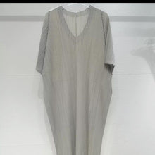 Load image into Gallery viewer, Chancy Pleated Dress
