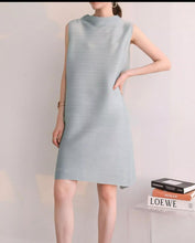 Load image into Gallery viewer, Prisa Pleated Dress
