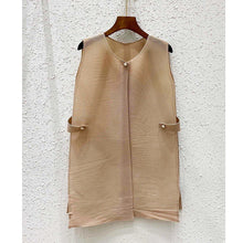 Load image into Gallery viewer, Labina Pleated Vest
