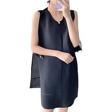 Load image into Gallery viewer, Labina Pleated Vest
