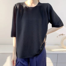 Load image into Gallery viewer, Crissa Pleated Top
