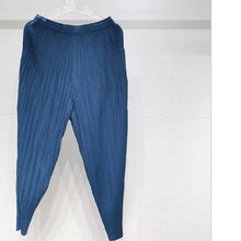 Load image into Gallery viewer, Zianne Pleated Pants
